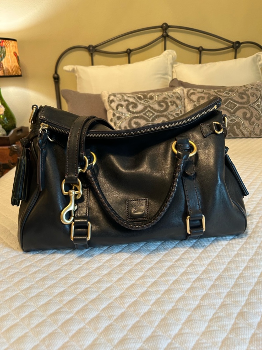 Dooney & Bourke Large Florentine Satchel in Black Black